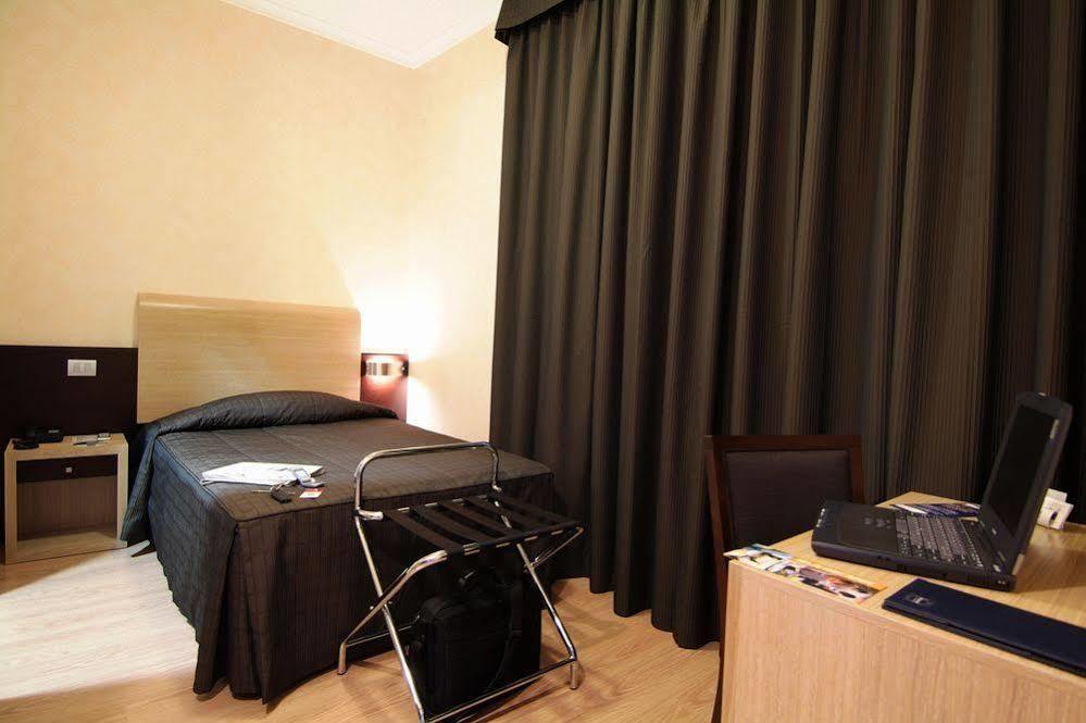 Eh Rome Airport Euro House Hotel 3*
